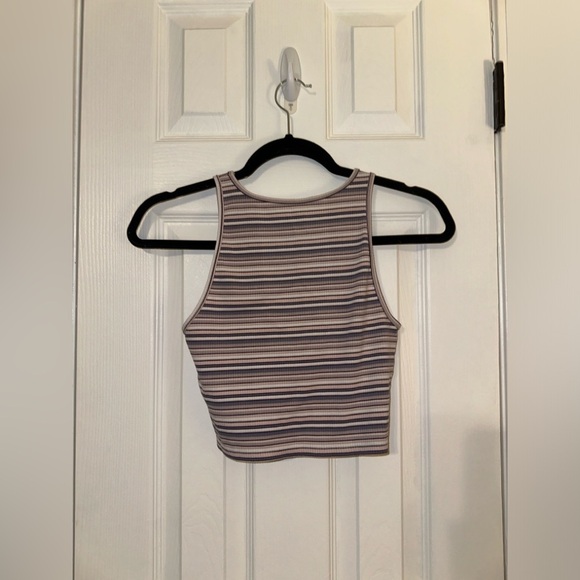 AE Cropped High Neck Tank Top - Picture 7 of 7